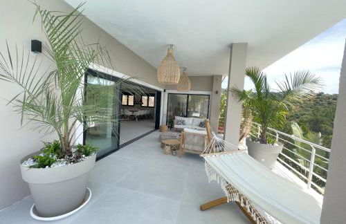 ULTIMATE LUXURY DREAM VILLA with 7 BEDROOMS, GYM, SPA and INFINITY POOL - Photo 25