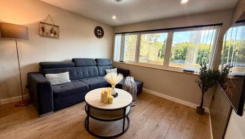 Detached Modern Flat 8 Min Walk to Pudsey Station - Foto 1