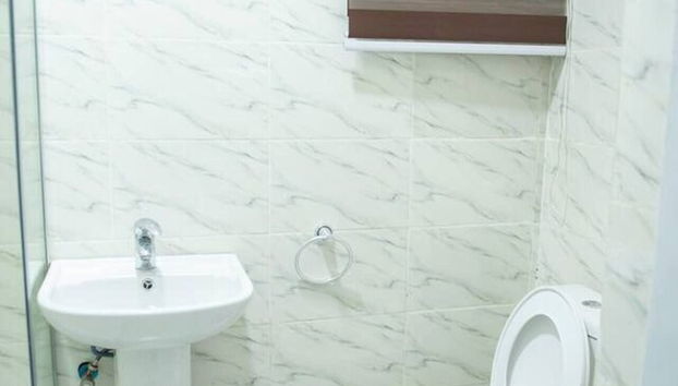 Lovely One-bed Apartment Located in Abuja - Foto 5, Bagno