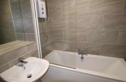 Luxury 2 Bedroom City Centre Apartment Sleeps Up to 6 HS2 Deals available - Foto 6