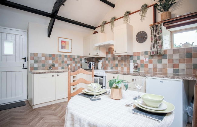 The Loft - 1 Bedroom Apartment - Photo 9