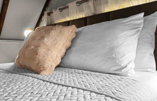 Cozy Top-Floor Retreat in the Heart of Louisville - Photo 44