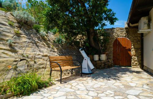 Villa Sortis and boat - Photo 5