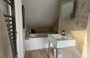 Charming Cottage nestled in the heart of a picturesque village - Foto 49