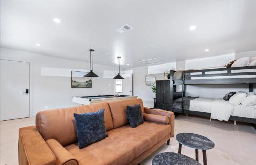 Hot Tub Pool + Firepit + Gameroom ~ Guesthouse - Foto 59