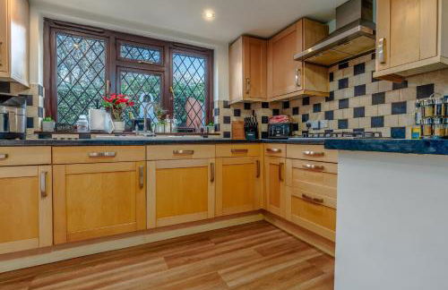 Cosy pet friendly house with garden and parking - Foto 4