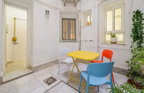 Bonito y muy fresco apartamento con patio privado - Photo 13