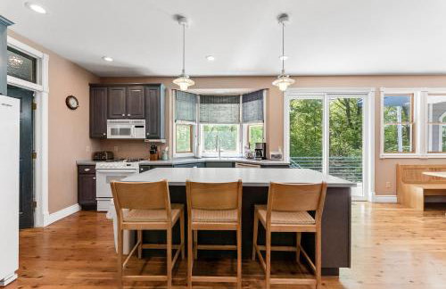 Experience luxury at Lakefront Villa - Foto 11