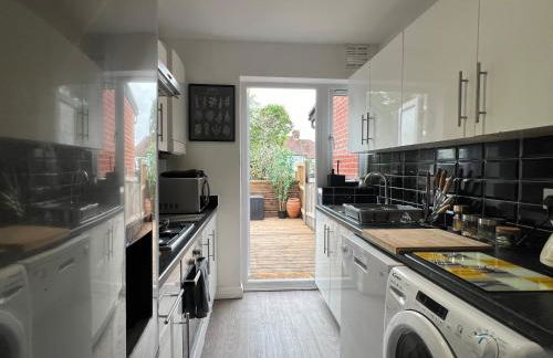 3 Bedroom modern house 15 min to tube, shops near by - Foto 17