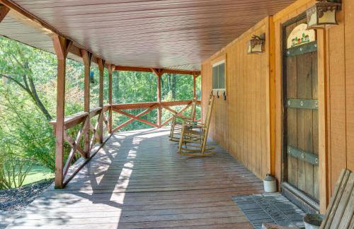 French Lick Getaway with Deck, Grill and Fire Pit! - Foto 16