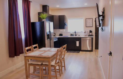 Modern New Build Home 5 min from downtown - Foto 9