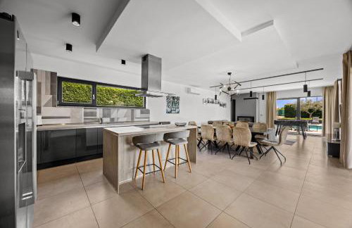 Villa Ula in Pula with heated pool, sauna & private tennis court - Photo 5