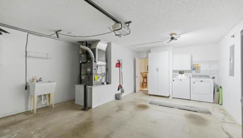 Cozy 2BR Mins to Lake Sumter Landing and Brownwood Paddock Square with BBQ, Workspace, Murphy Bed - Foto 2