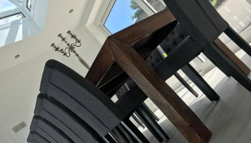 The Manor House - Photo 5