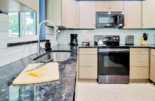 Coastal Bliss 3Bdr with Pool, Game Room, Lanai - Foto 47