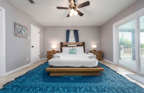 The Breezy Blue View with hot tub and pool - Foto 8