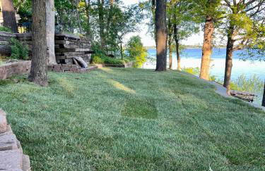 Newly Renovated 4B, 2.5 bath Lakefront home with South Grand Lake Views and dock - Foto 60