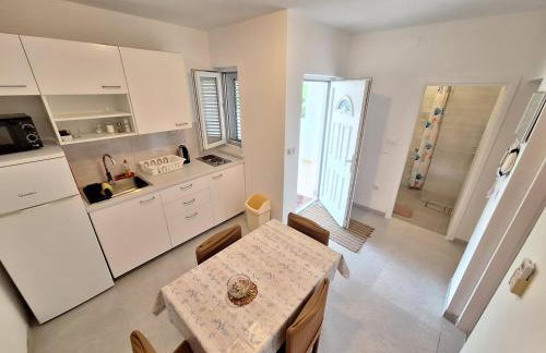 Sunny Bi-Pi Apartment - Photo 3