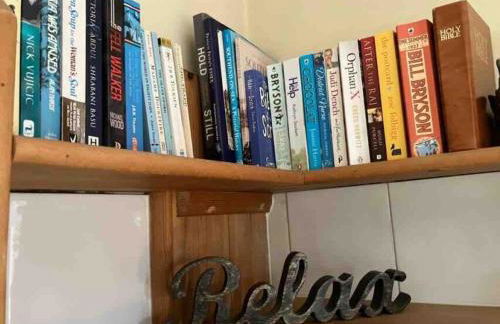 Entire 1bed Studio With Ensuite, Balcony & Parking - Foto 40