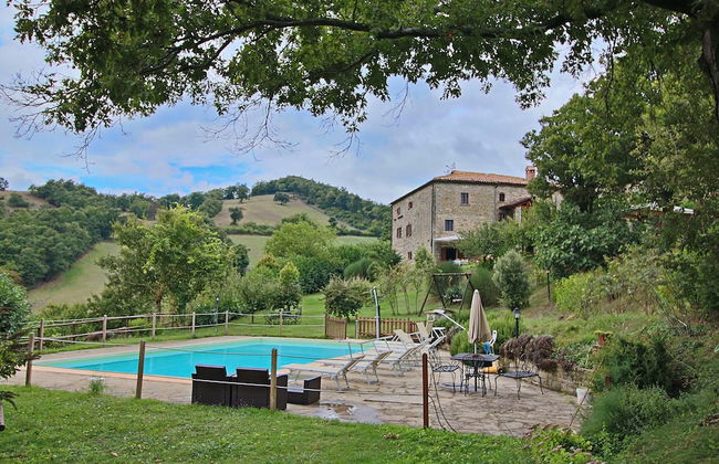 Holiday Home in Apecchio With Pool & Terrace - Foto 1