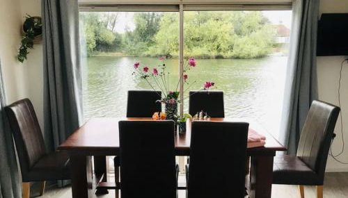 RIVER RETREAT- near Holloway U, Thorpe Park and Heathrow airport - Foto 4