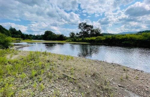 Maple Sugar Shack Tiny House with hot tub & river by Stowe - Foto 19