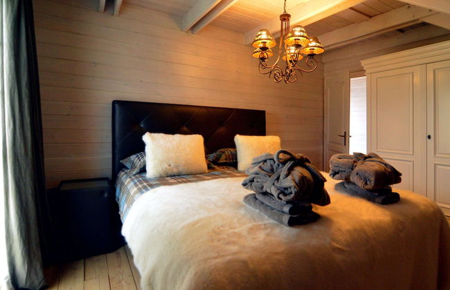 Luxurious Villa with Sauna, Hot Tub, Recreation Room, Large Enclosed Garden - Foto 3