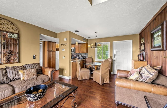 Sleeps 4 Hot Tub Indoor Pool Mountain Views - Photo 5