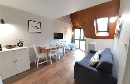 Charmant T2 Sud avec Bow-Window, TV, Kitchenette Équipée, Muscu, Sauna, Jacuzzi—Proche St-Lary Soulan - FR-1-457-284 - Foto 3