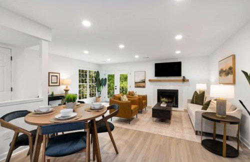 Stroll to Downtown Alpharetta AND Avalon Shops - Foto 1