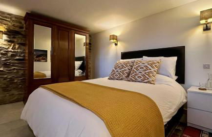 Cambrian Cottages - Charming Countryside Barn - Photo 25