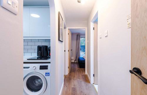 Long Stays Offers , New 2 Bed APT , Sleeps 3 , Wigan , Perfect for Relocations , Contractors , Families - Photo 24