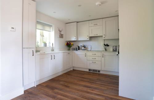 The Stables Stylish cottage with hot tub and parking - Pass the Keys - Photo 9