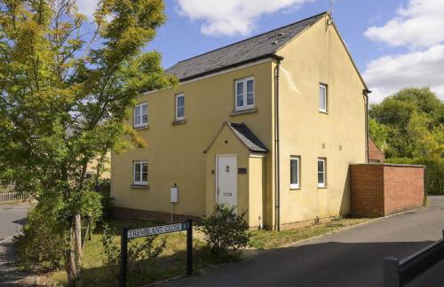 Modern Home on Edge of Cotswolds Private Parking - Photo 24