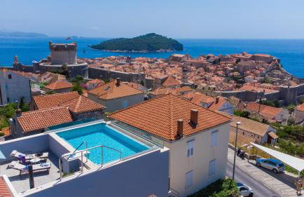 Royal Fort - The View Rooftop pool - Photo 9