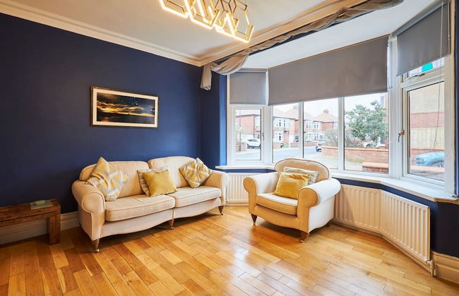 Host Stay Spire View House - Photo 5