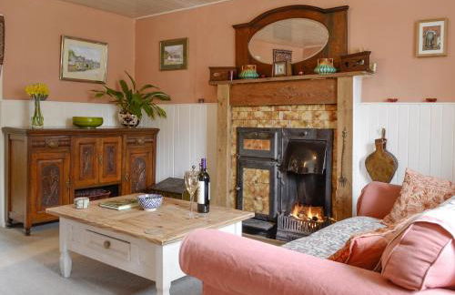 Larch Cottage - Photo 2