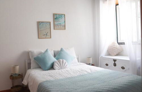 Traditional Home & Private Rooftop Olhão - Photo 17