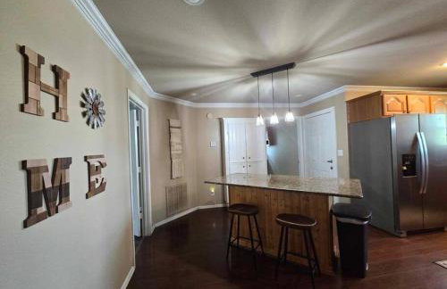 4 bedroom pet friendly grill under 5 min to airport and Choctaw Casino - Foto 9