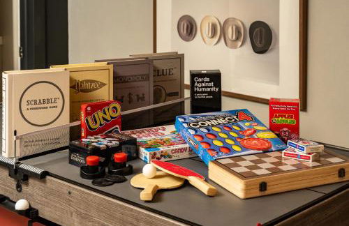 NEW Modern, Luxury Home with Hot Tub, Gym, Sauna, and 12 Minutes to Denver - Foto 24