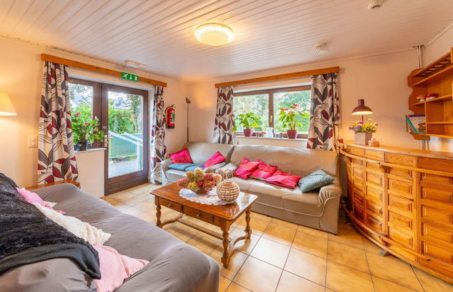 Holiday Home in Montleban With Sauna - Photo 15