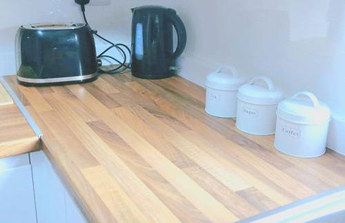 1 BR Corby Town Centre Contractors & Family Friendly - Photo 18