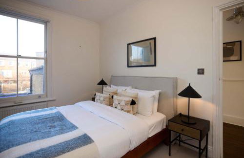 Behind the Blue Wall - Foto 4