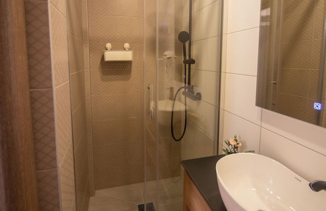 Manoir Apartments - Photo 40