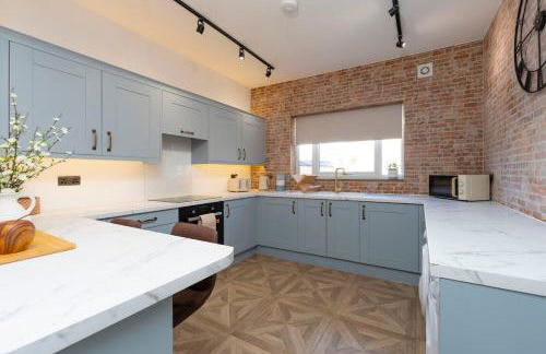 Sleeps 10 House near Bike Park Wales - Photo 32