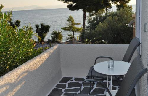 Into The Blue Villa - Photo 52