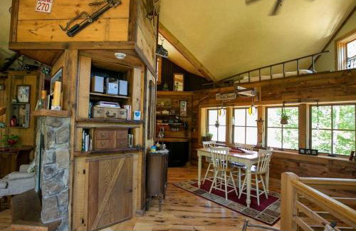 Private Rustic Cabin with Ski-In and Ski-Out Access in Jackson, New Hampshire - Foto 12