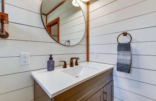 Lakefront Graford Home with Fire Pit and Private Dock! - Foto 14