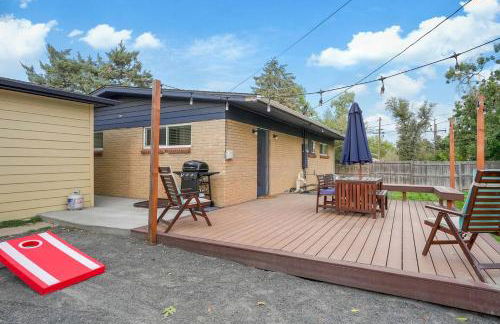 Arvada home w hot tub & BBQ - Photo 5