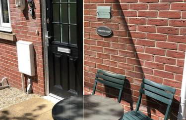 Abbotsleigh Rest - close to Glastonbury Abbey - Photo 1